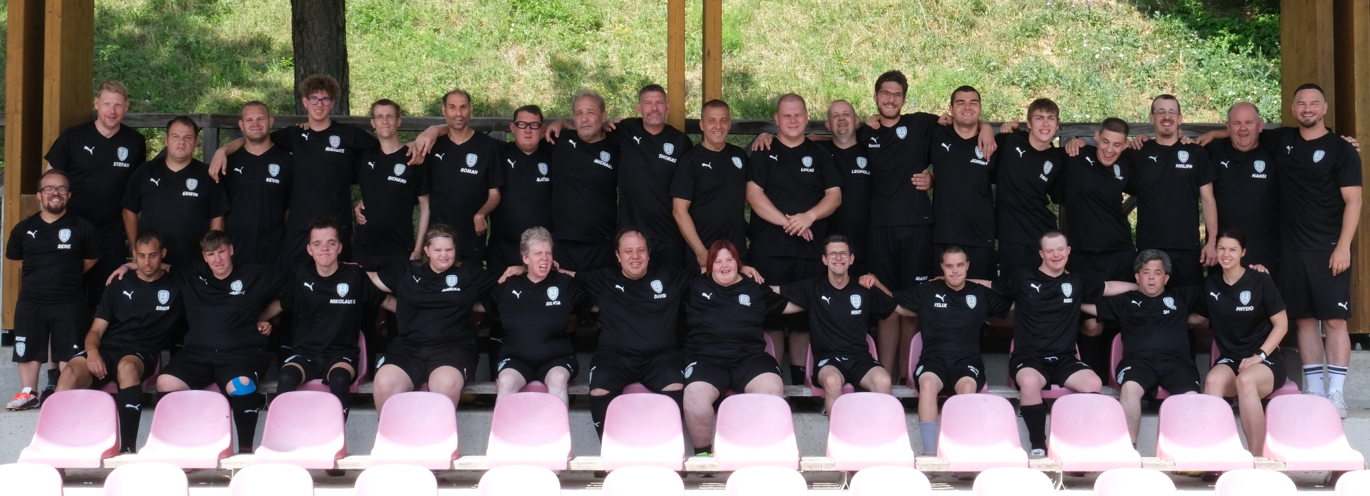 Gruppenfoto des Teams von SPIELERPASS